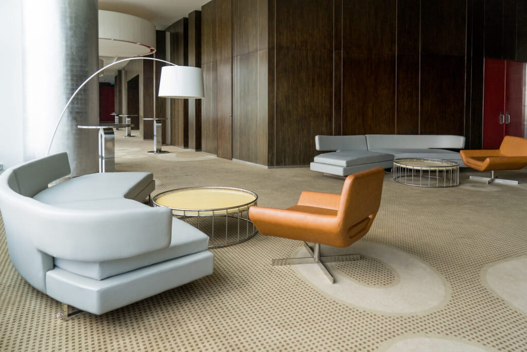 limpeza geral de estofados, carpetes, sofás e cortinas